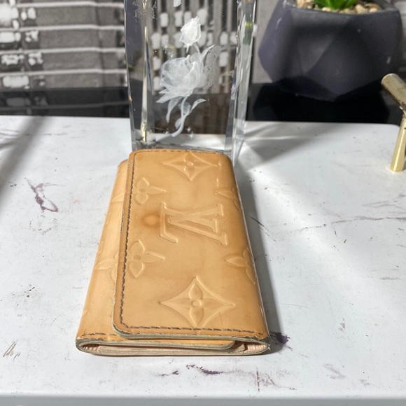 Authentic Louis Vuitton Vernis Key Case - Picture 12 of 13